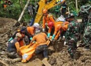 Tim SAR Sudah Temukan Lima Korban Tanah Longsor