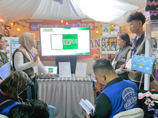 Mahasiswa ULM Angkat Potensi Lokal Kalimantan Selatan di Ajang Wirausaha Nasional 3 IMG 20251121 WA0018 1