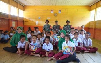 Ketua TPPKK dan Persit Ikut Ekspedisi Juhu Lima Hari Jalan Kaki Tembus Pegunungan Meratus Berikan Pelayanan Kesehatan 7 IMG 20251124 WA0039