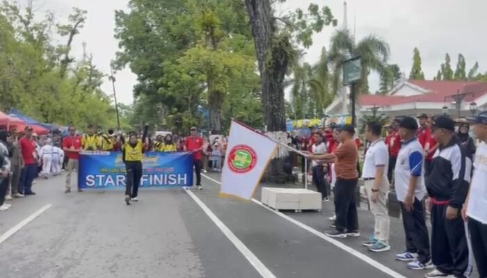 Samsul Rizal Lepas Peserta Jalan Santai PGRI, Tekankan Solidaritas dan Komitmen Majukan Pendidikan