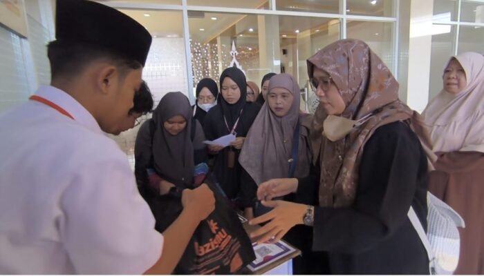 LAZISMU Ar Rahim Beri Apresiasi untuk Guru Pejuang Pendidikan