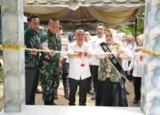 Bupati Tapin Resmikan RBI Sekaligus Bangun Zona Permainan Tradisional Anak