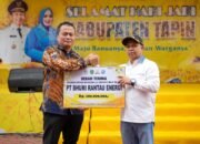 Bupati Tapin H Yamani Serahkan Beasiswa Rp 250 Juta untuk 215 Siswa Prasejahtera dan 59 Santri
