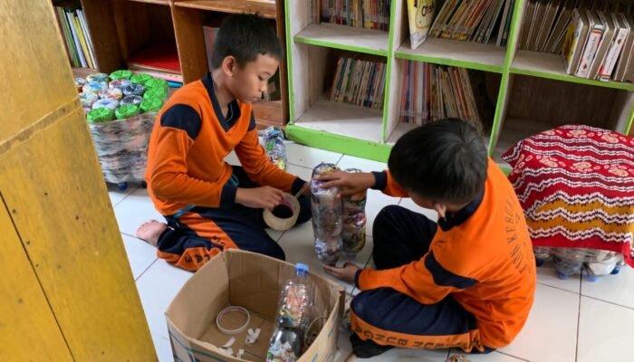 SDN Kebun Bunga 3 Perkuat Pengelolaan Sampah untuk Menembus Adiwiyata Mandiri 3 IMG 20251129 WA0027