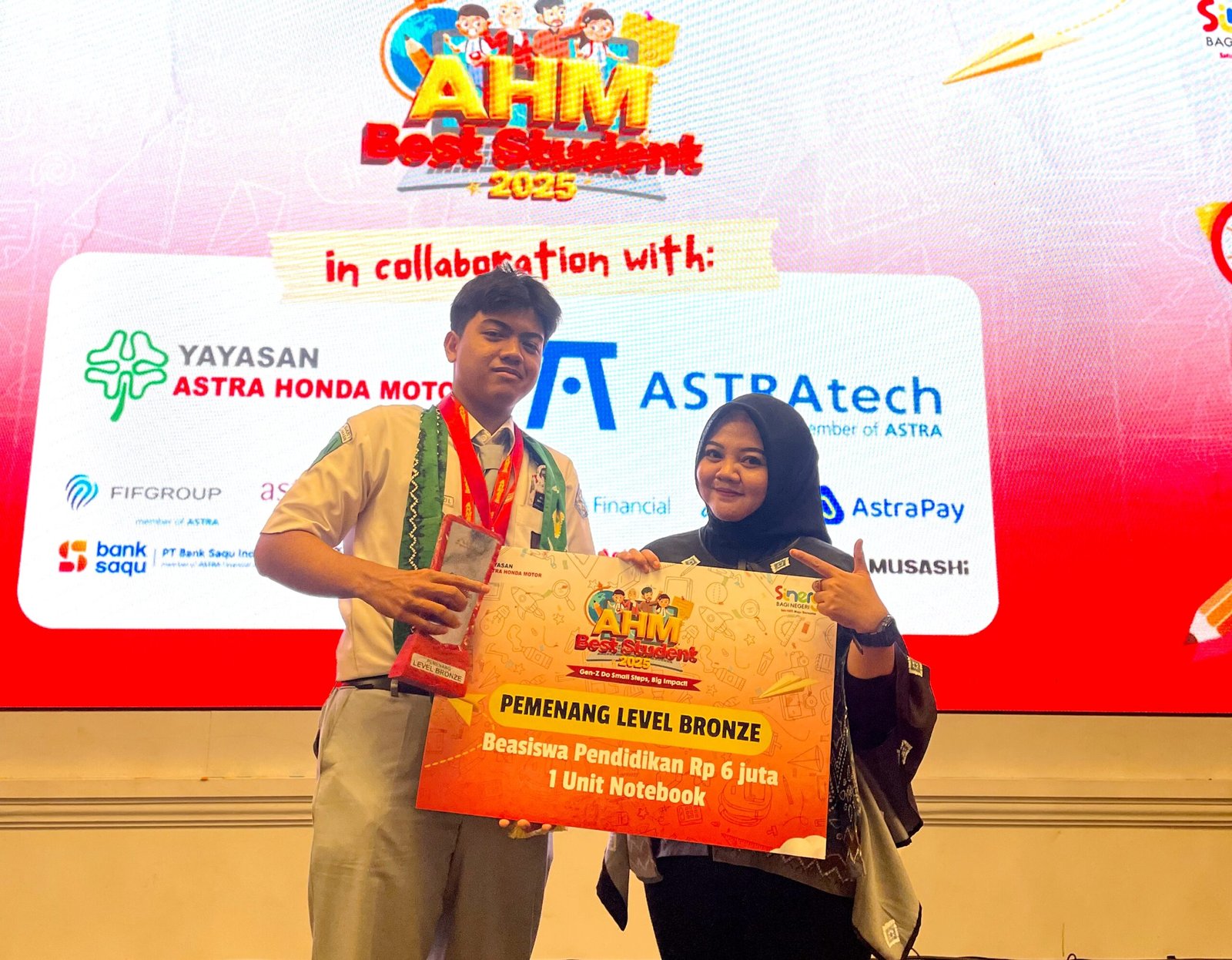 Trio Motor Bawa Siswa SMAN 7 Banjarmasin Raih Juara Nasional AHM BestStudent 2025 1 IMG 20251102 221307 scaled