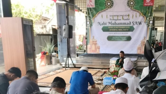 Trio Motor Pelaihari Peringati Maulid Nabi Muhammad SAW, Wujudkan Kebersamaan dan Nilai Spiritual di Tengah Kegiatan Showroom Event