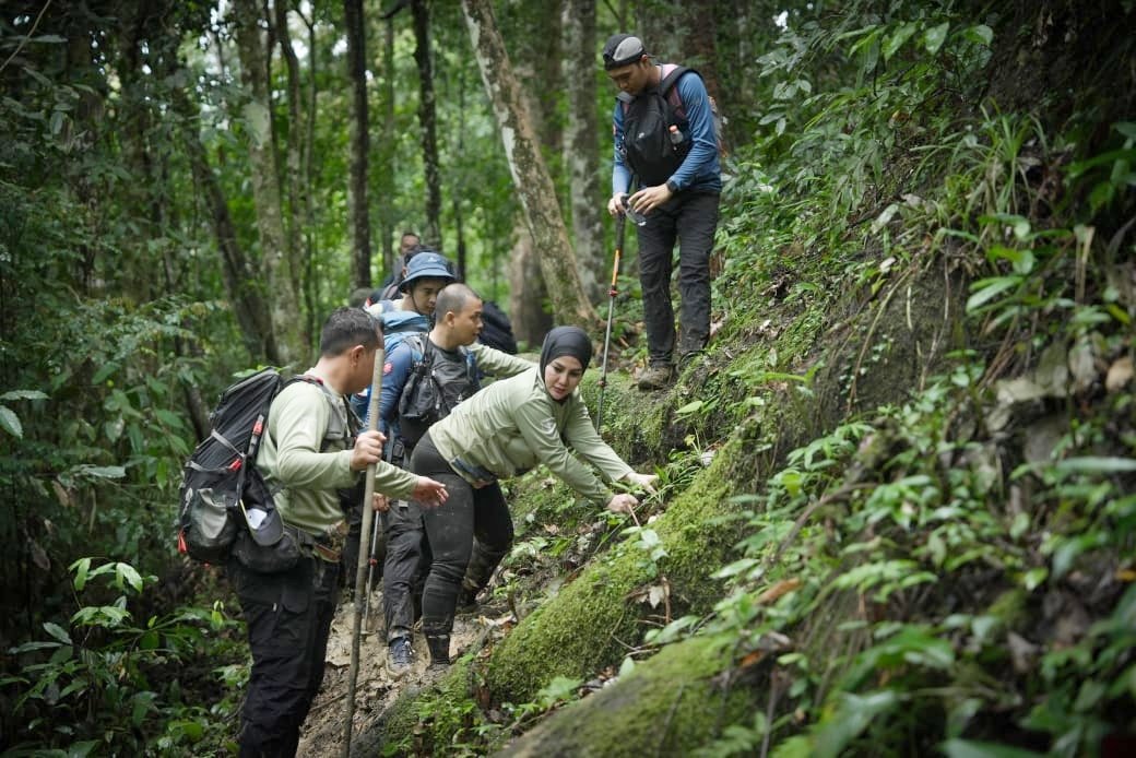 Tim Ekspedisi Juhu Tempuh Lima Hari Jalan Kaki Memberi Pelayanan ke Pelosok 1 IMG 20251124 094029