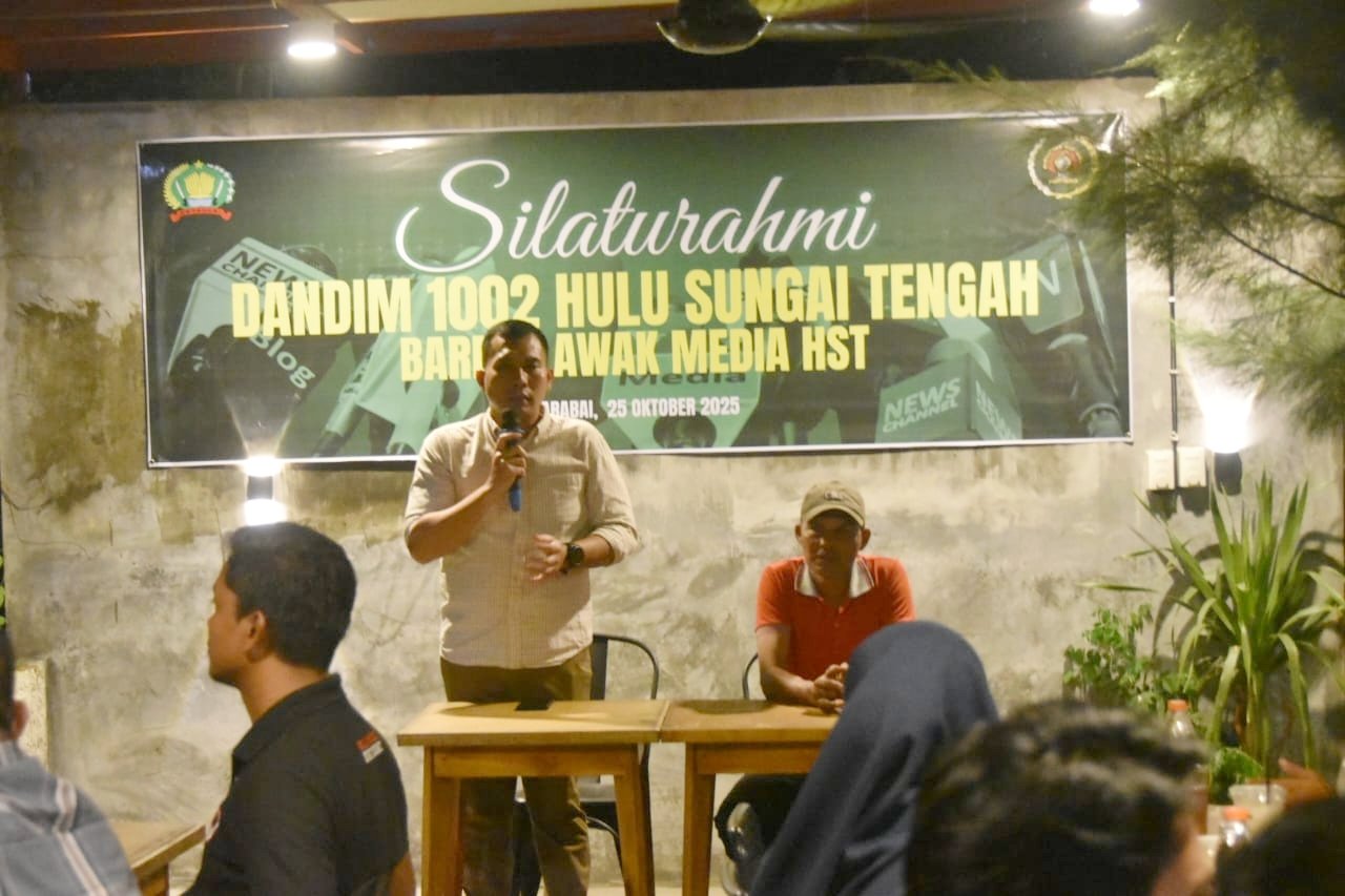 Silaturahmi, Dandim 1002/HST Dorong Pemberitaan Positif untuk Daerah 1 IMG 20251126 104758