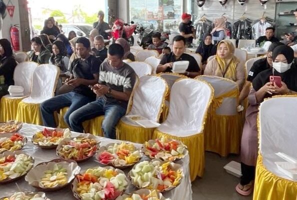 Trio Motor Kapuas Gelar “Rujak Fest”, Ajak Masyarakat Rasakan Kebersamaan di Showroom Honda