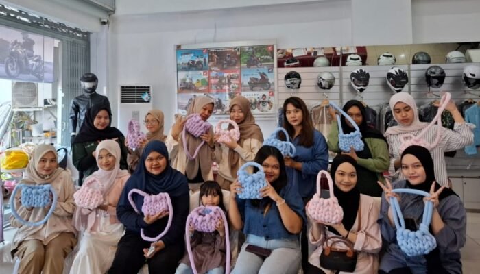Kreatif Bareng di Dealer 2 Naga, Puluhan Peserta Antusias Ikuti WorkshopChunky Bag