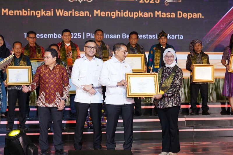 1 3 klm Penghargaan nasional