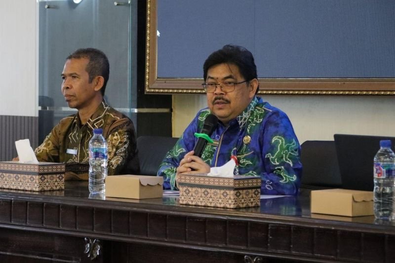 1 35 klm Kontrak Pemprov 12 Diskominfo Kalsel