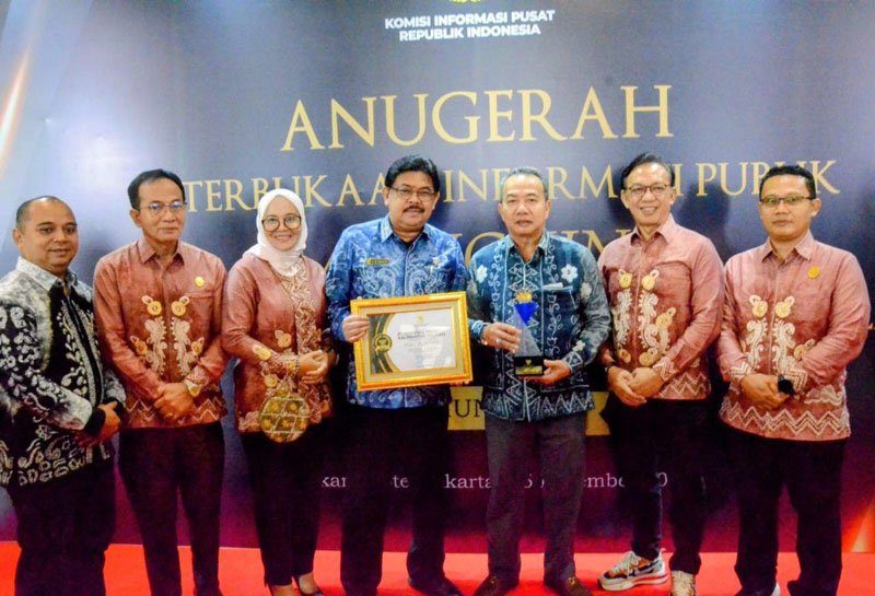 1 4 klm Kontrak Pemprov 15 Pemprov raih anugerah keterbukaan publik