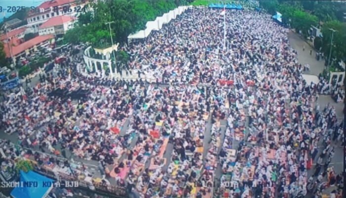 “Lautan Manusia" Hampir 5 Juta 3 1 5 klm 8 cm utama haul b