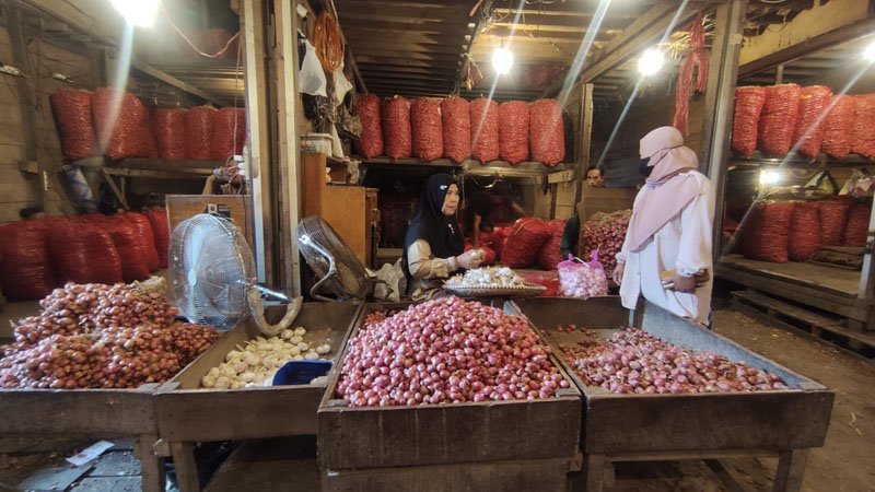 7 HL Pasokan Terganggu Harga Bawang Melonjak 3klm