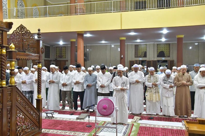 Salat Hajat dan Doa Bersama Harjad ke-75 Kabupaten HSS 1 Hal 12 HSS 1 3 kln