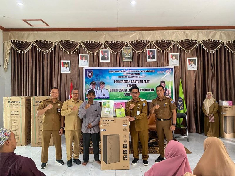 Pemkab HSS Beri Bantuan Alat Usaha untuk UMKM 1 Hal 12 HSS 35 klm