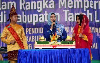 Lomba Kreasi Tumpeng HUT ke-60 Tanah Laut 10 Hal 2 Tala 1 3 klm 2