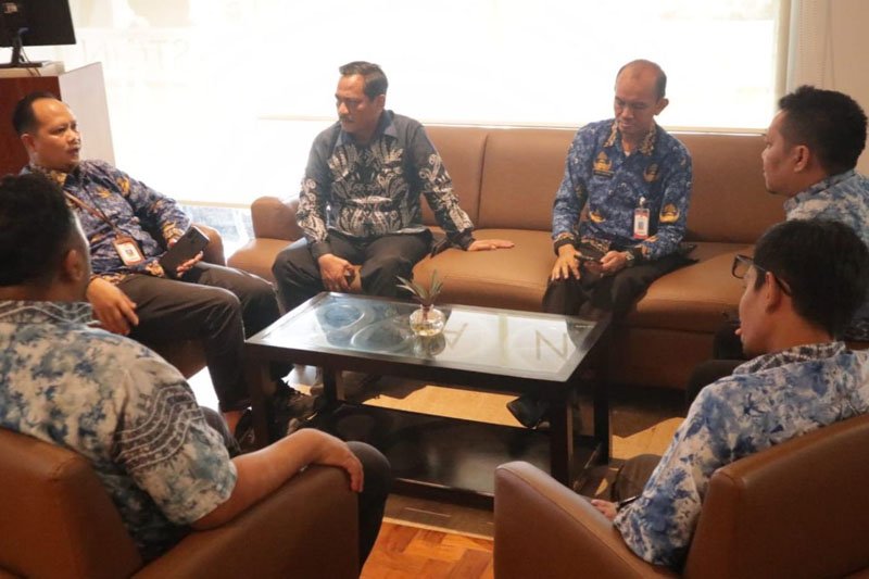 Hal 4 4 KLm Martapura Studio Tiru