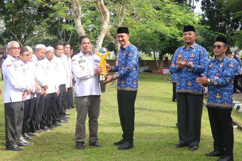 Hal 4 4 Klm Martapura Hari Kesadaran Nasional