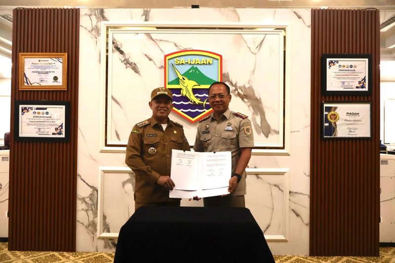 Mobil Operasional Penunjang Kegiatan Kantor Pertanahan Kotabaru Diserahkan 1 Hal 4 Kotabaru 3 klm 3