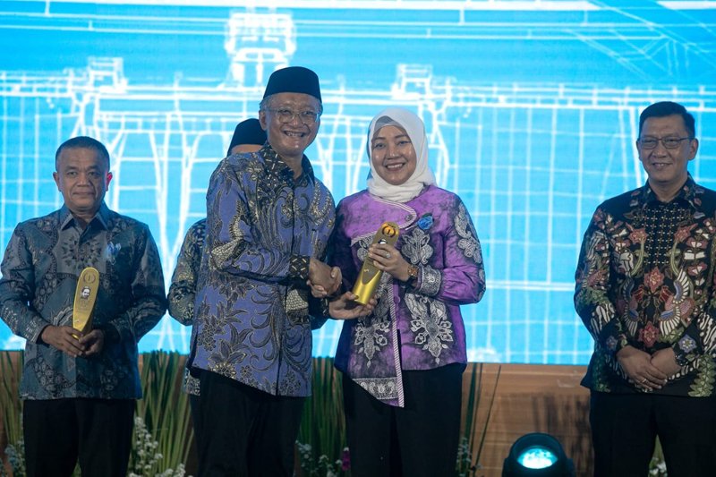 Hal 4 Martapura Sutami Awards