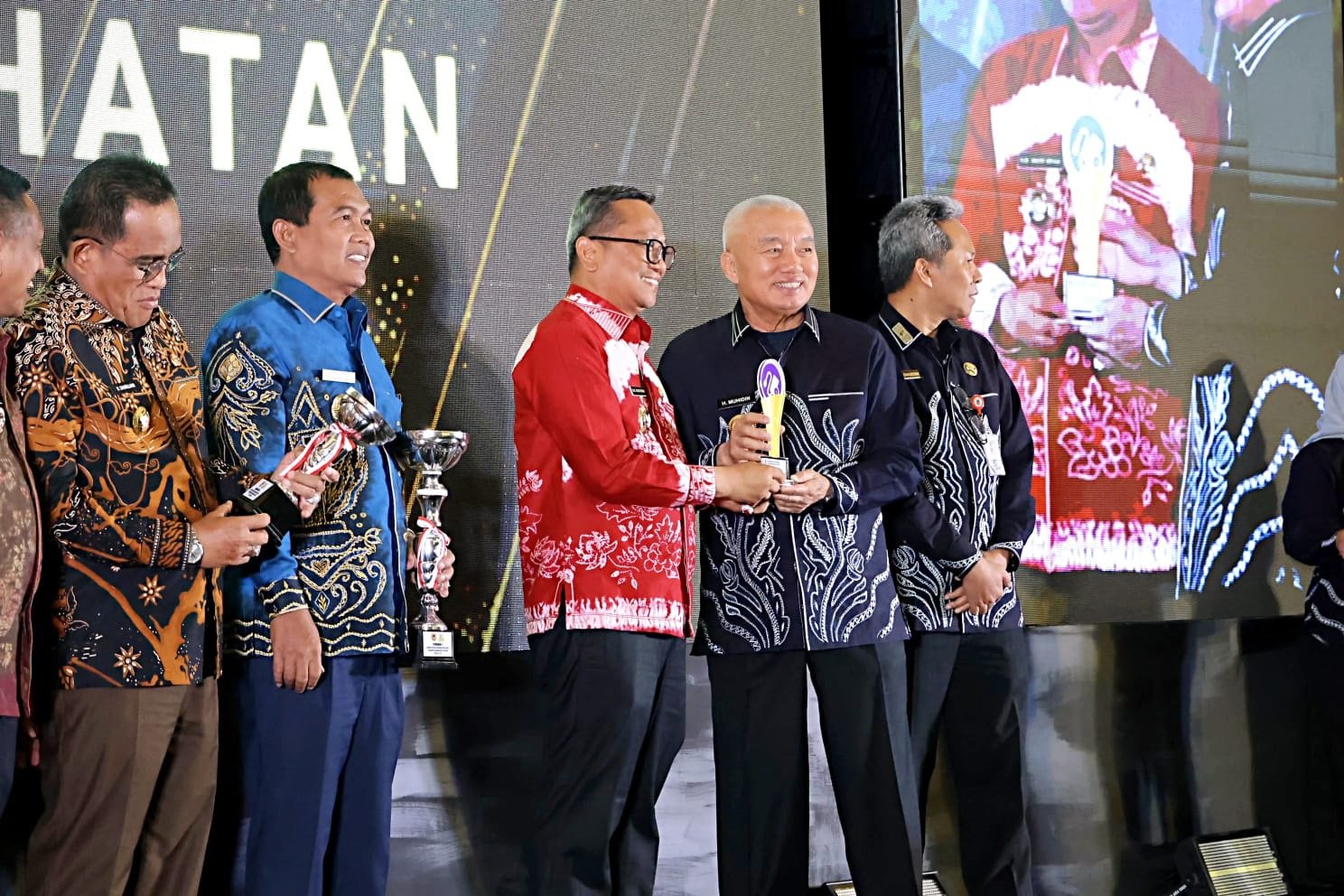 Hal 8 Lapsus TABALONG Utama 35 klm