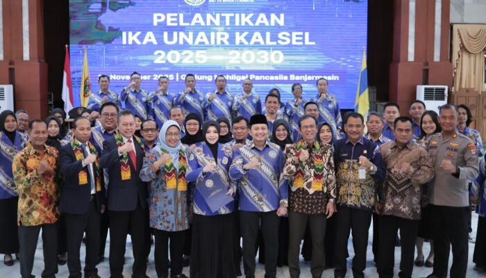 Supian HK Hadiri Pelantikan IKA Unair di Mahligai Pancasila