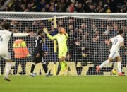 Leeds United Hajar Chelsea 3-1, Liverpool Ditahan Sunderland