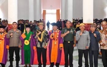 Wagub Edy Pratowo Ingatkan Wisudawan Tak Berhenti Pada Gelar Akademik 7 IMG 20251204 WA0043