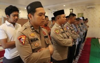 Anggota Polres HST Gelar Shalat Ghaib dan Doa Bersama untuk Korban Bencana Alam 8 IMG 20251204 WA0047