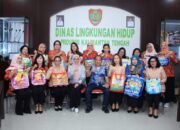DLH Kalteng Luncurkan Kerajinan Tas Daur Ulang Plastik
