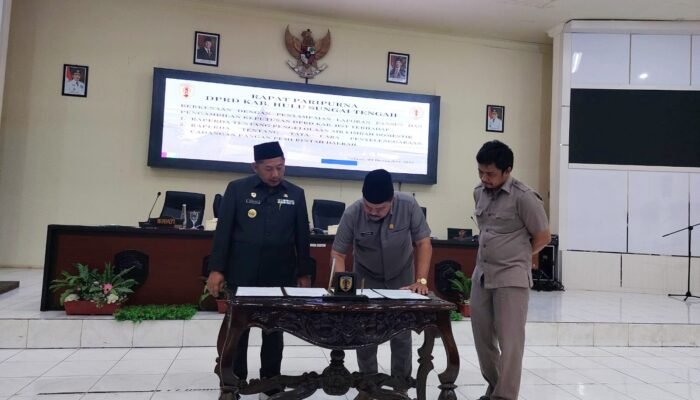 DPRD HST Sahkan Dua Raperda