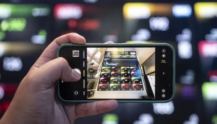 IHSG Dibuka Menguat 56,53 Poin