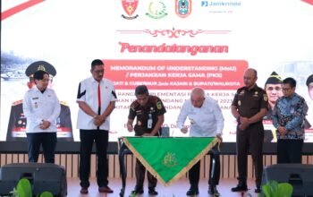 Perkuat Kepastian Hukum Pelaksanaan Pembangunan di Kalsel, Gubernur H Muhidin Pimpin MoU dengan Kepala Kejaksaan Tinggi 9 IMG 20251210 WA0063