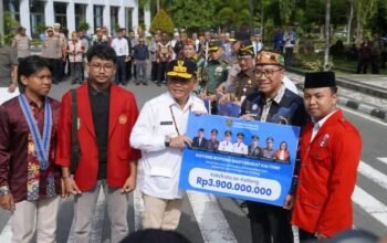 Bantu Daerah Bencana, Gubernur Salurkan Senilai Rp9,15 Miliar 5 IMG 20251211 WA0056