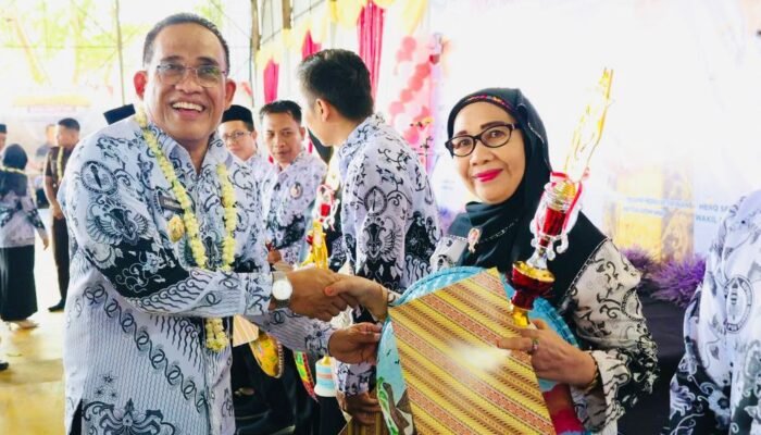 Bupati H Sahrujani Pimpin Peringatan HUT PGRI ke-80 dan HGN Tahun 2025