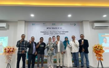 BSI Region Kalimantan Gelar “Mitra Terapis by BSI”, Latih Pijat Refleksi untuk Janda Dhuafa di Banjarmasin 6 IMG 20251213 WA0043