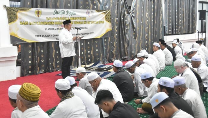Samsul Rizal dan Masyarakat Laksanakan Sholat Hajat Peringati Hari Jadi HST