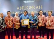 Pemprov Kalsel Naik ke Peringkat 11, Terima Penghargaan Anugrah Keterbukaan Informasi Publik