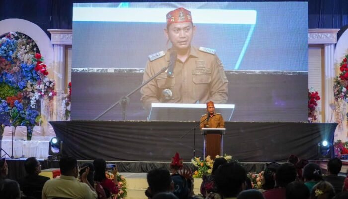 Wali Kota Banjarmasin Hadiri Perayaan Natal Keluarga Dayak, Tegaskan Komitmen Toleransi