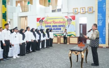 Bupati Tapin Lantik Pj Kades dan 60 Orang Perangkat Desa 9 IMG 20251218 WA0038 1