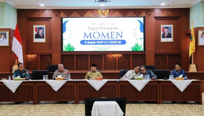 Gubernur Kalsel H Muhidin Tekankan Kelancaran Arus Lalulintas Jamaah di Acara Kegiatan Rutin Malam Senin 3 IMG 20251218 WA0063