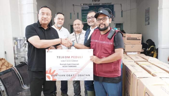 TelkomGroup Salurkan Bantuan Kemanusiaan dan Aktifkan 13 Titik Internet Satelit untuk Korban Bencana Sumatra