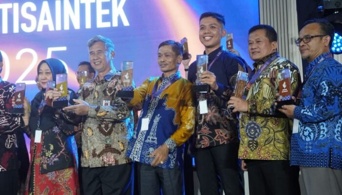 ULM Raih Dua Penghargaan Anugerah Diktisaintek 2025