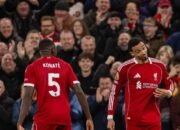 Liverpool Hajar Tottenham Hotspur 2-1