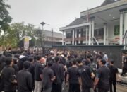 Pasca OTT KPK, Puluhan Mahasiswa Gelar Aksi Damai di Depan Kantor Kejari HSU