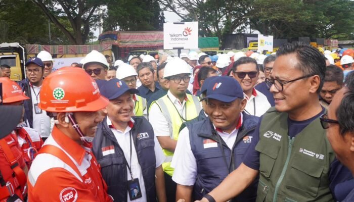 Bersama Danantara dan BUMN, TelkomGroup Kirim Relawan dan Bantuan Kemanusiaan di Masa Pemulihan