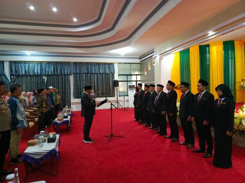 Bupati HST Lantik Pengurus Dewan Pendidikan Kabupaten HST 2025-2030 1 IMG 20251227 WA0039 e1766834127905