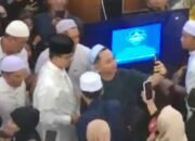 ‎Anies Baswedan Ikuti Pengajian 5 Rajab Sekumpul Bersama Jamaah di Banjarbaru